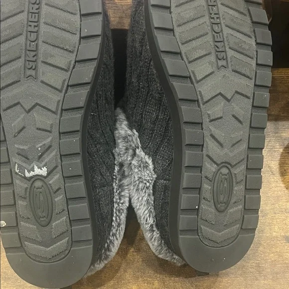 Skechers BOBS Gray Plush Slippers - Picture 4 of 4